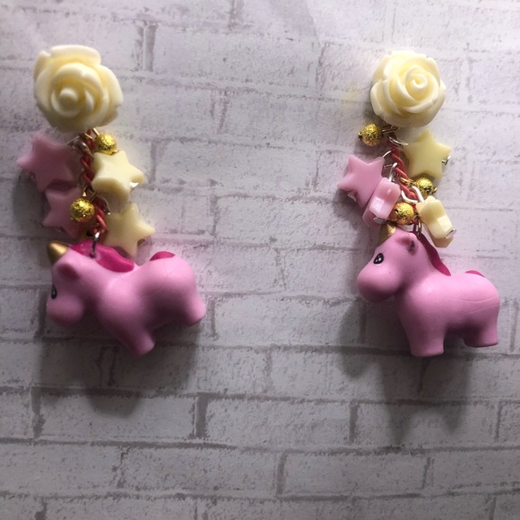 nice vs naughty Jewelry - Unicorn 🦄 cutie pink rose star dangle earrings